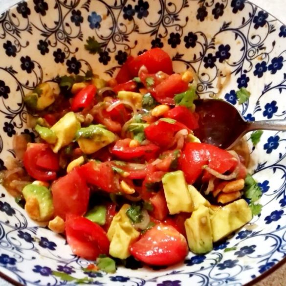 Avocadosalat-aus-Myanmar